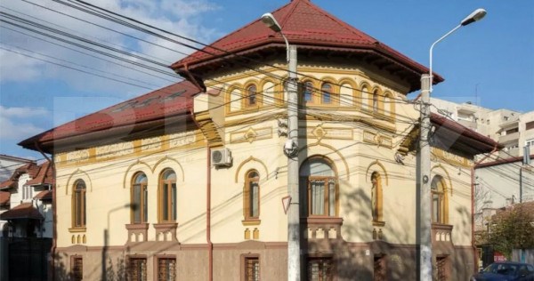 Vila de vanzare, cu 9 camere, 400 mp teren, zona Traian