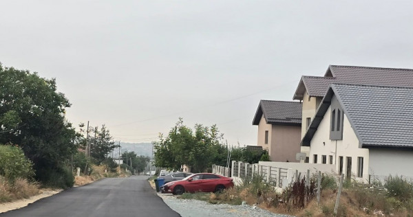 Teren de vanzare in Lazu