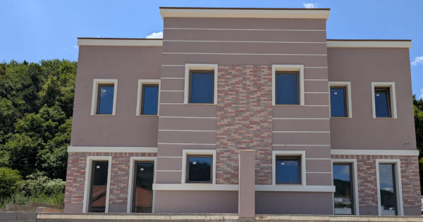 Duplex semifinisat, zona centurii de Sud