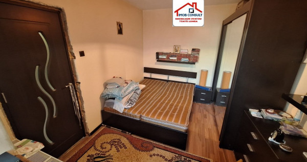 Etaj intermediar! Decomandat! Trei camere! CE1159