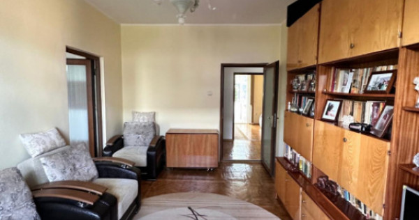 Apartament 3 camere zona Cazino-Comandament Constanța