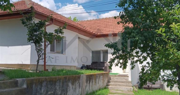 Copou-Sararie, casa caramida (anul-2000) su=100mp. teren 500