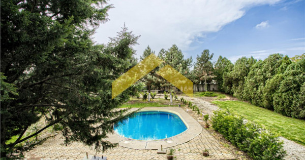 Casa pe colt cu teren de 2464 mp in ZONA MICALACA