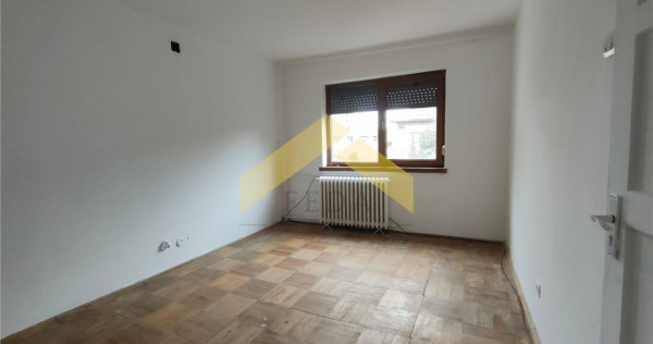 Apartament 2 camere de zona Boul Rosu