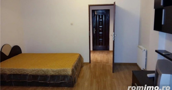 1 camera in zona Aradului