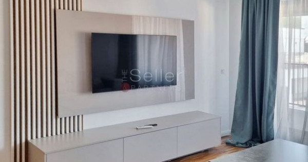 Suprafata Generoasa, Prima Inchiriere