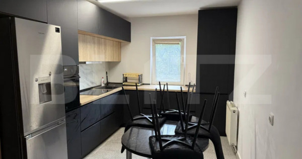 Apartament 4 camere, modern, parcare, zona UMF