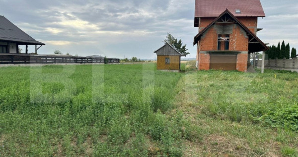 Casa pretabila pensiune/hotel , la rosu, Radauti