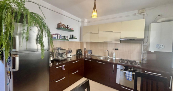 Apartament, 3 camere, 80 mp, 2 bai, parcare, zona Florilor
