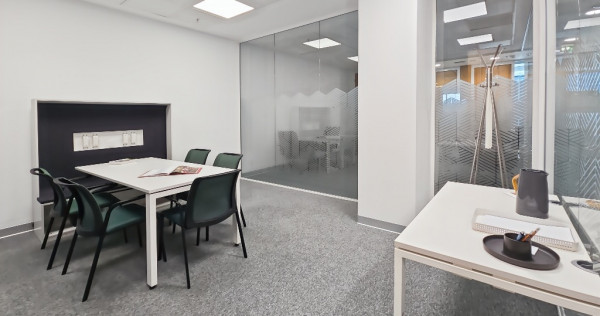 Birouri ce pot fi personalizate pentru 4 persoane în Spaces Campus 6