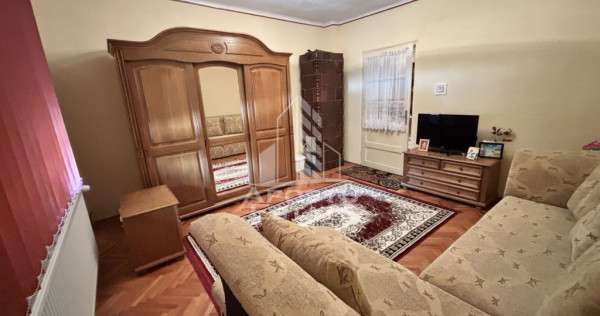 Casa spatioasa, teren 1348 mp, Giarmata