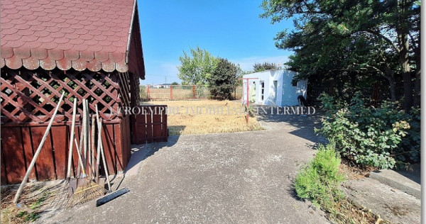 Casa P+M de vanzare in localitatea Lazu