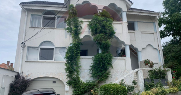 Apartament cu 3 camere de închiriat - Zona Dealuri Oradea