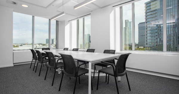 Spațiu de birou tip open-plan pentru 10 persoane în Regus City Centre