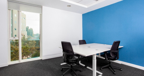 Spațiu de birou privat pentru 5 persoane în Regus Charles de Gaulle
