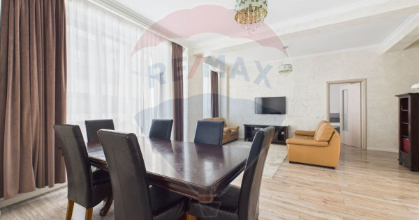 Apartament deosebit cu 3 camere | Curte 63 mp | Damaroaia