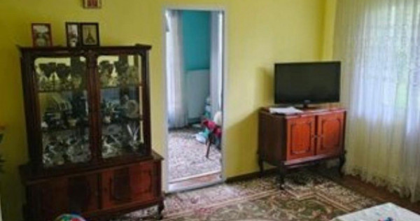 Apartament 3 camere, semidecomandat - zona Astra