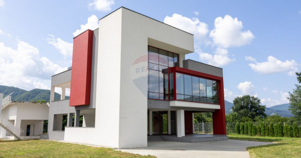 Vilă cu piscină de vanzare – Bistrița
