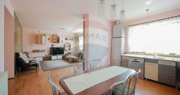 Casă de vânzare cu 1800 mp teren, Paleu