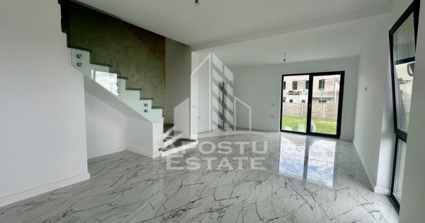 Duplex modern cu 4 camere, despartit prin camera tehnica,...