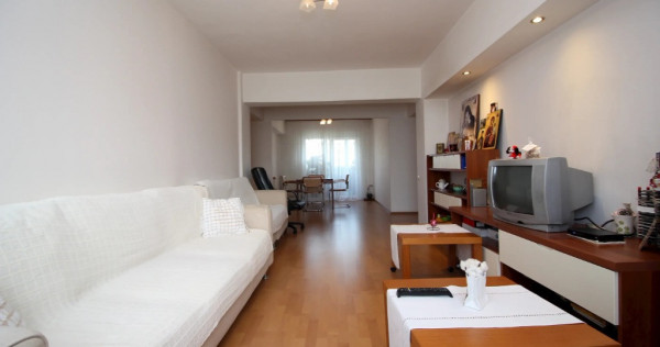 Crângași, 4 camere tranformat în 3 camere, centrală proprie