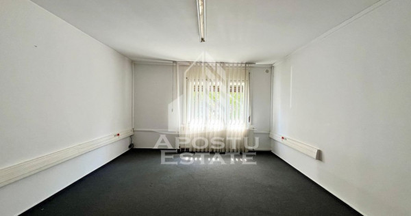 Casa cu 5 camere, 2 bai, pretabila pentru birouri. Girocului