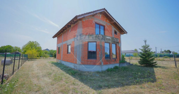 Casă cu 6 camere de vânzare -la roșu- în Gepiu, jude?...