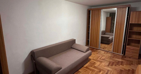 Garsoniera decomandat - zona Racadau