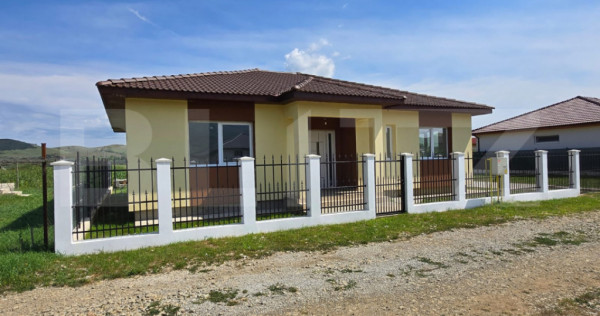 Casa individuala cu 4 camere, 500 mp teren, zona Micesti