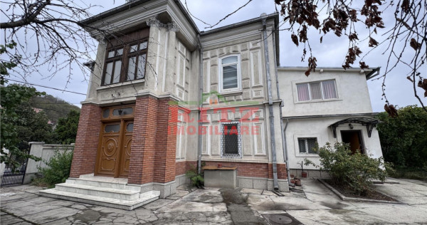 Casa P 1E Pod S= 435 mp, teren 938 mp, pretabila clinica, gr