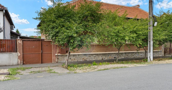 Casă de vanzare in Gradiste + un teren de 720 mp