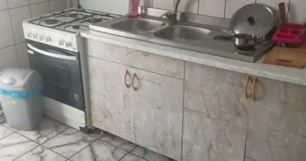 Apartament cu 4 Camere Decomandate Parter - Zona Burdujeni