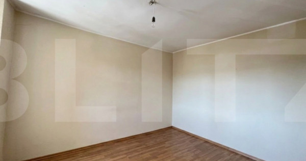 Apartament de v&acirc;nzare, decomandat, 68 mp &ndash; Zona Piata Mar