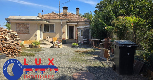 ID 6713 Casă de vânzare in Zona Piața Nouă