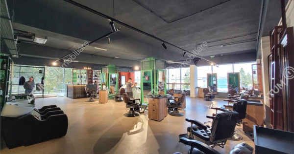 Spatiu comercial 225 mp 3 locuri de parcare Zona Industriala