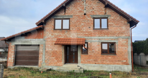 Casă la roșu de vânzare 242mp construiti, 500 mp teren ??