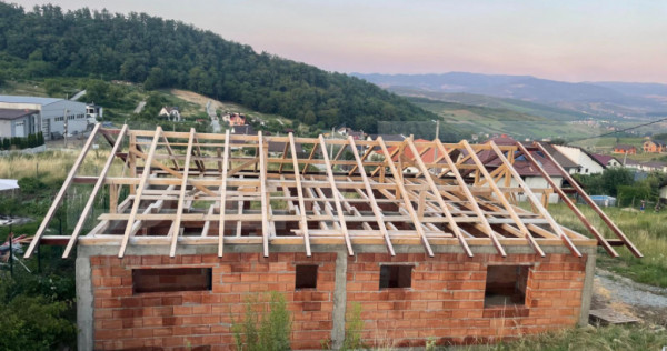 Casa la rosu 100mp,4 camere,750 mp teren extravilan,zona Dea