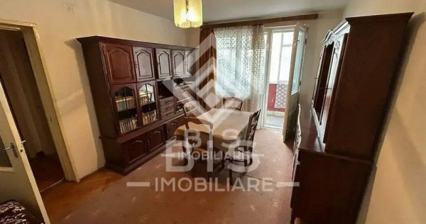 Apartament 2 camere - Decebal - Etaj 2 - Semidecomandat -