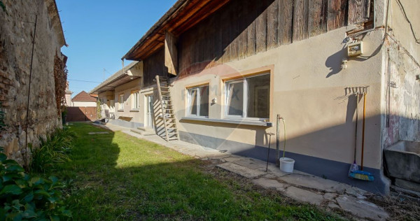 Comision 0 %! Casă cu 5 camere de vânzare în zona Turc...