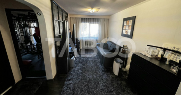 Apartament 3 camere si terasa inchisa de vanzare in Manastur