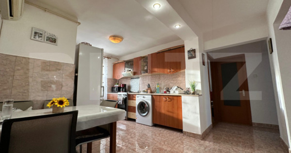 Apartament cu 3 camere decomandat, balcon, loc de parcare&ndash;