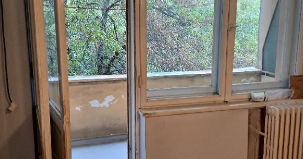 Apartament 3 camere Str. Constantin Brezeanu preț 63000€!!