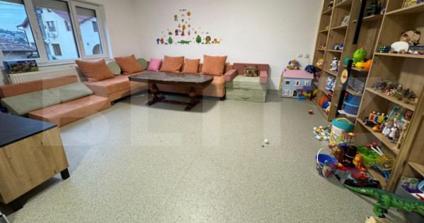 Casă de &icirc;nchiriat 3 etaje, 300 mp, zona Central