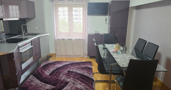 Inchiriez apartament 2 camere decomandat in Deva, zona Spital, et 3