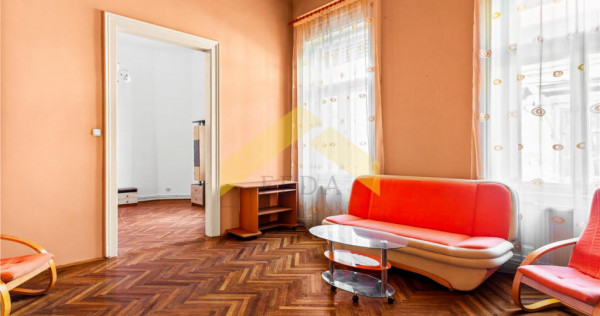 Apartament ultracentral cu 3 camere si centrala proprie
