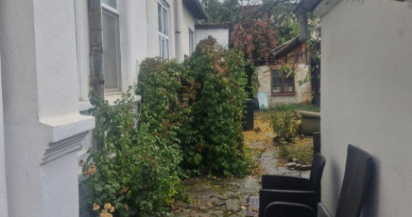 Casa interbelica zona semicentrala Buzau