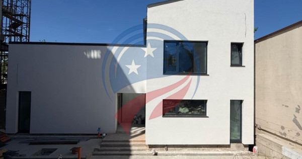 Vila de lux/ ultracentral/ Craiova