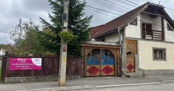 Casă complet renovată, pentru locuință sau pensiune t...