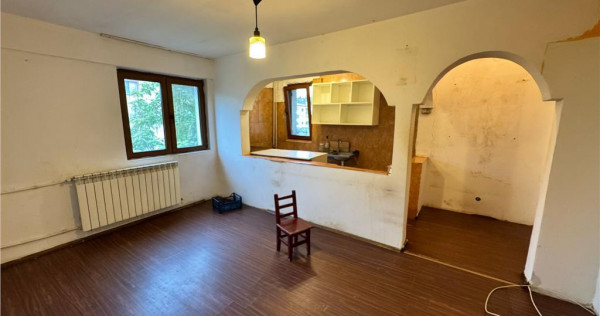 2 camere, zona sud, etaj 3/4, izolat, termopan (necesita ren