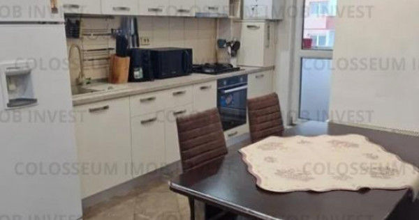 Apartament 3 camere, decomandat - zona Noua-Calea Bucuresti.